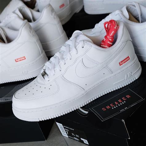 NIKE AIR FORCE ONE 